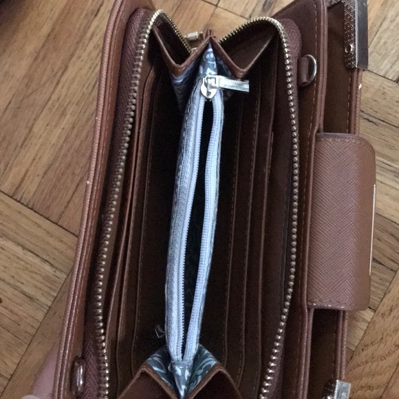 Designer Style Wallet - Picture 4 of 5